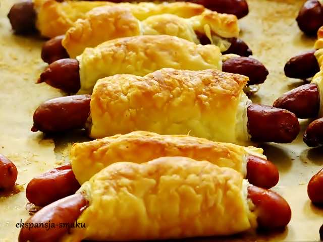 Kiełbaski w cieście francuskim