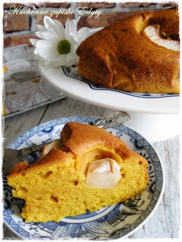 Ciasto dyniowe z jabłkami, skórką pomarańczy i cynamonem