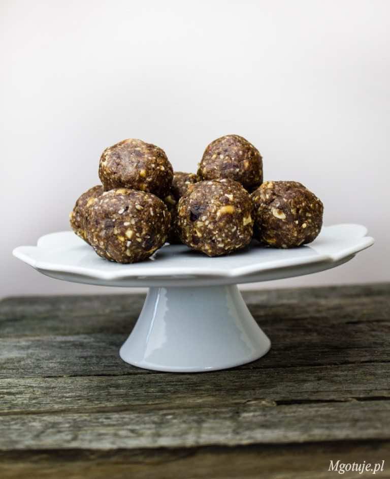 Kuleczki energetyczne z bakaliami