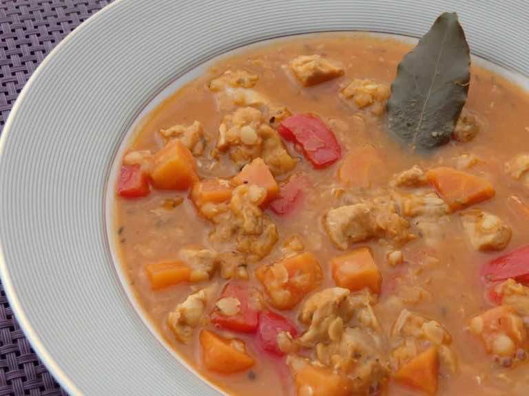 Gulasz z czerwoną soczewicą