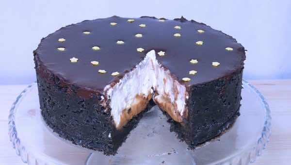 Przepyszny i szybki w przygotowaniu tort z bananami