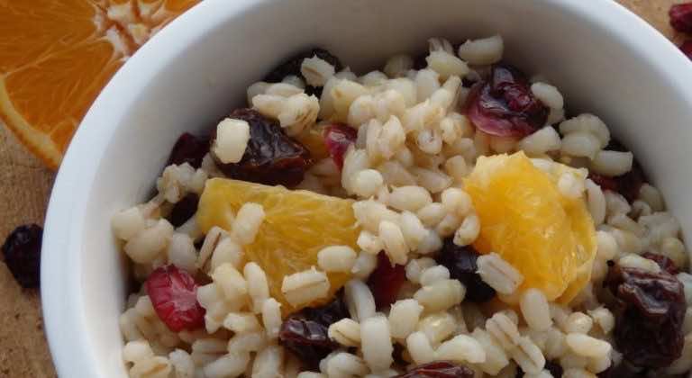 Sałatka z pęczakiem na słodko