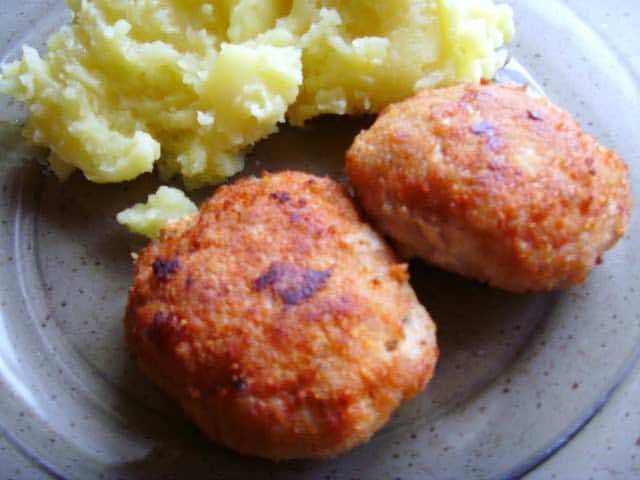 Kotlety mielone z udek kurczaka. Tanie i smaczne.