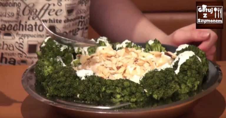 Pyszna sałatka z brokułów, którą polubi każdy