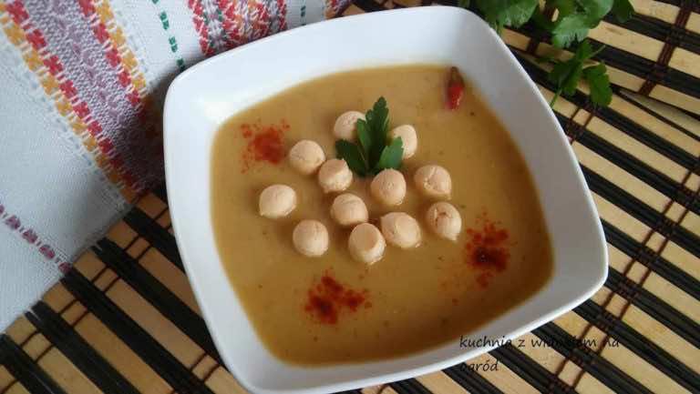 Zupa krem z soczewicy. Pikantna i sycąca.