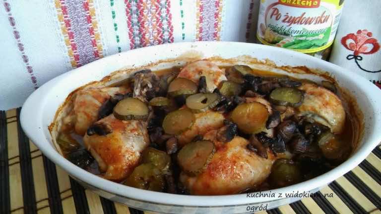 Kurczak po żydowsku. Kurczak z piekarnika w pikantnym sosie.