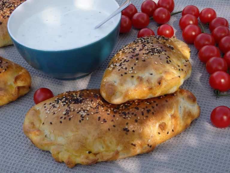 Calzone z kurczakiem i pieczarkami