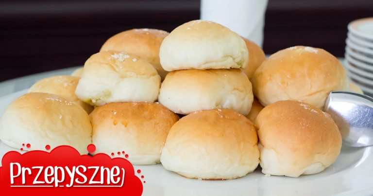 Przepis na ciepłe domowe bułeczki na śniadanie