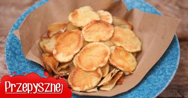 Nie sądziłam, że tak zrobione domowe chipsy będą tak pyszne. Wypróbujcie ten przepis jeśli macie ziemniaki!