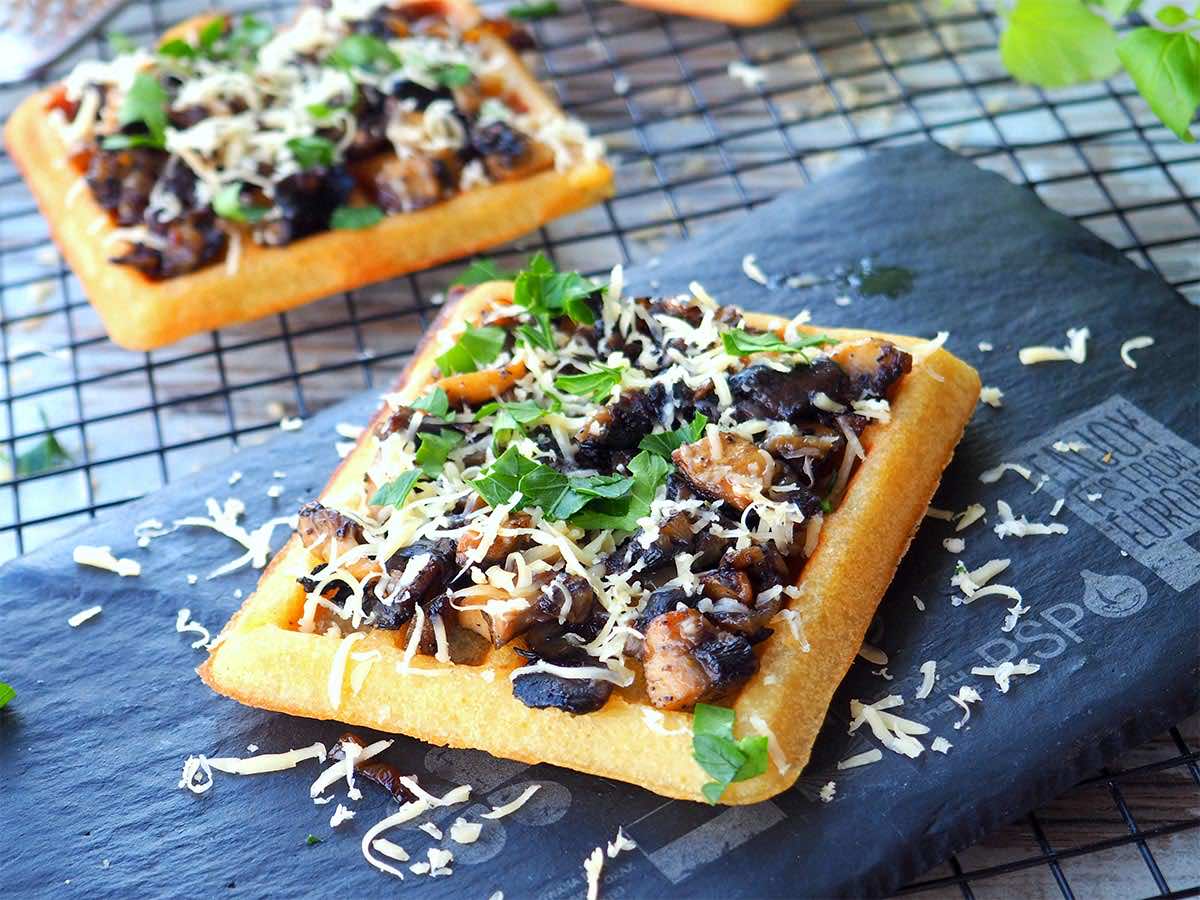 zapiekanka gofry z pieczarkami