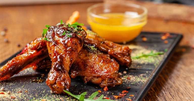 Skrzydełka BBQ w glazurze miodowej