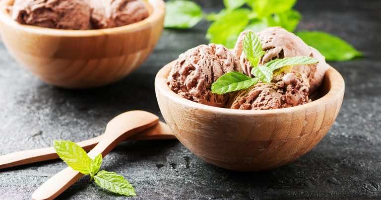 Mega proste domowe lody czekoladowe z 2 SKŁADNIKÓW!