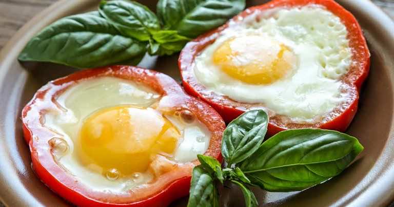 Jajka smażone w papryce