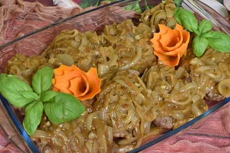 Mielone z cebulką w sosie myśliwskim