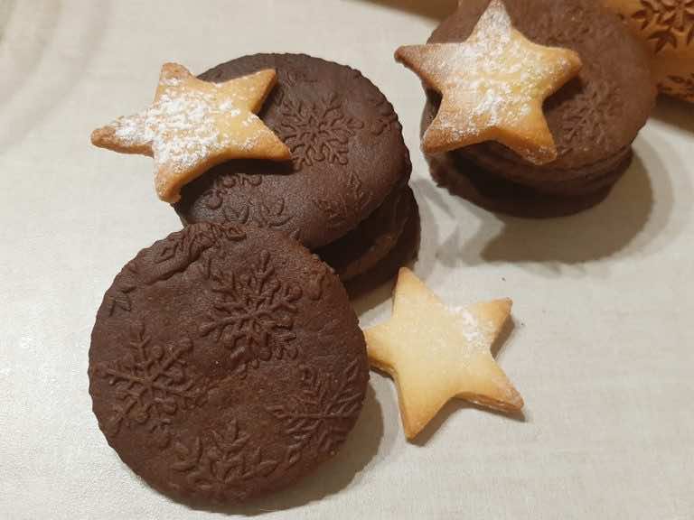 Kruche ciasteczka czekoladowe