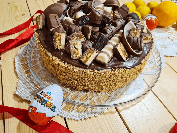 Tort czekoladowy z masłem orzechowym