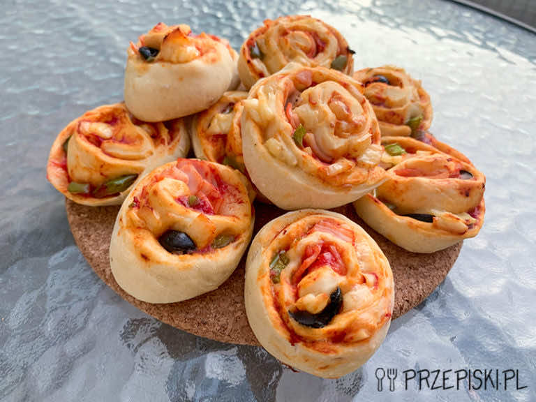 Zawijasy Drożdżowe – Zawijane Bułeczki Pizzowe