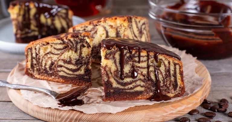 Babka zebra z czekoladową polewą