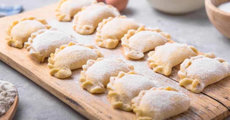 Przepis na pierogi z kapustą i grzybami Magdy Gessler