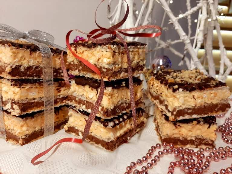 Domowe wafelki knoppers z karmelem i ryżem preparowanym