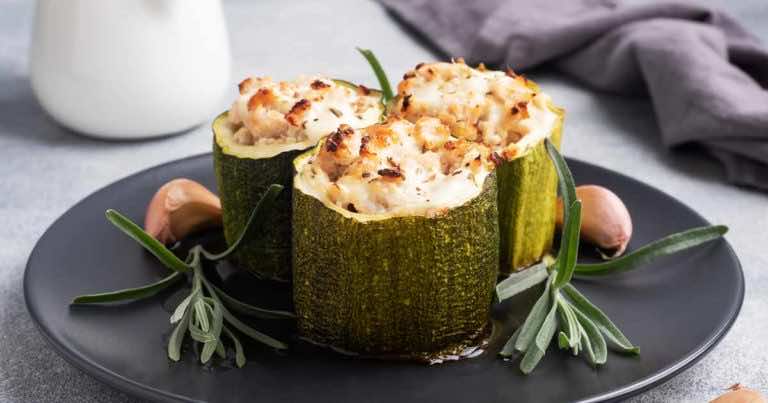 Cukinia faszerowana mięsem mielonym