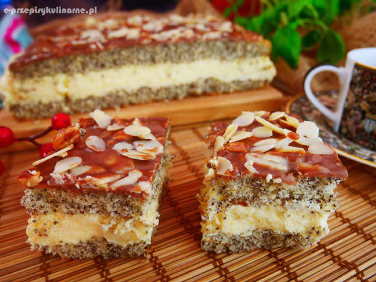Ciasto Makowa Fantazja – sernik gotowany na makowym biszkopcie
