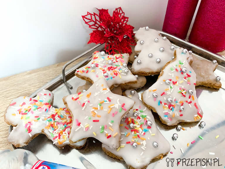 Świąteczne Pierniczki z Lukrem i Ozdobami