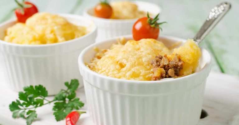 Mięso mielone pod pierzynką z ziemniaków – zapiekanka obiadowa