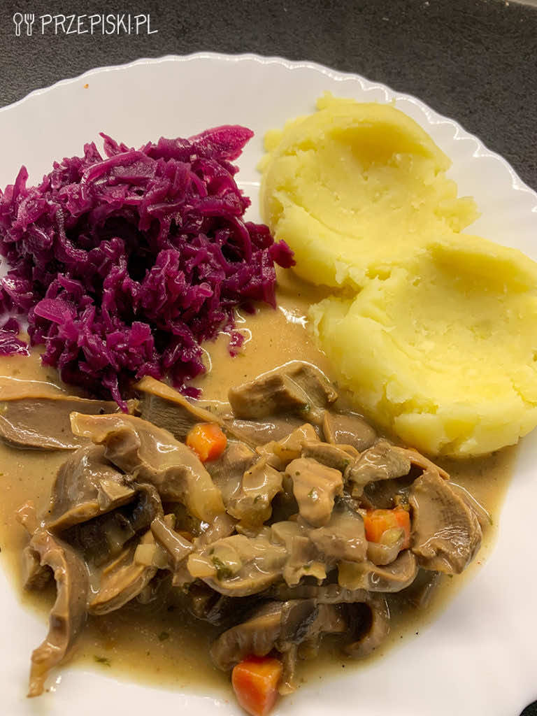 Żołądki z Grzybami – Gulasz z Żołądków Drobiowych
