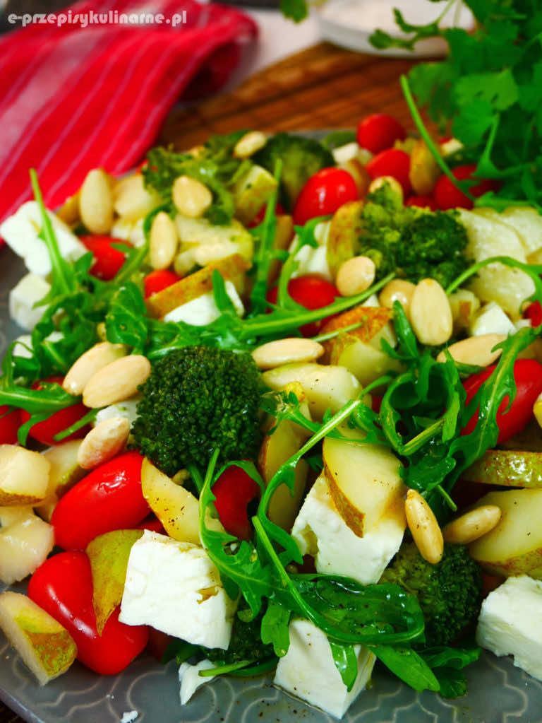 Sałatka z brokułami i sosem winegret