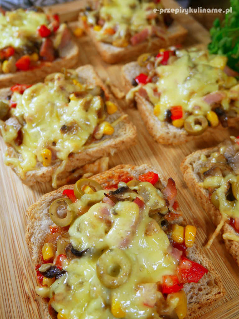 Tosty à la pizza – pyszne kanapki na ciepło
