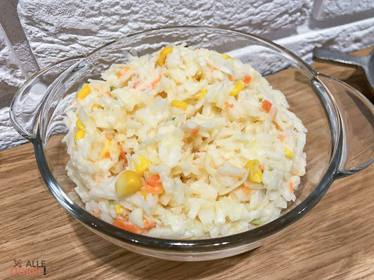 Surówka z białej kapusty