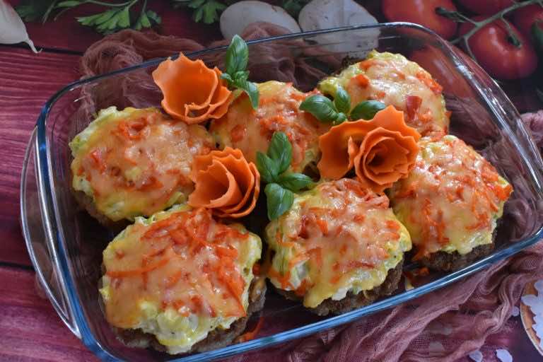 Kotlety mielone pod kołderką z pora