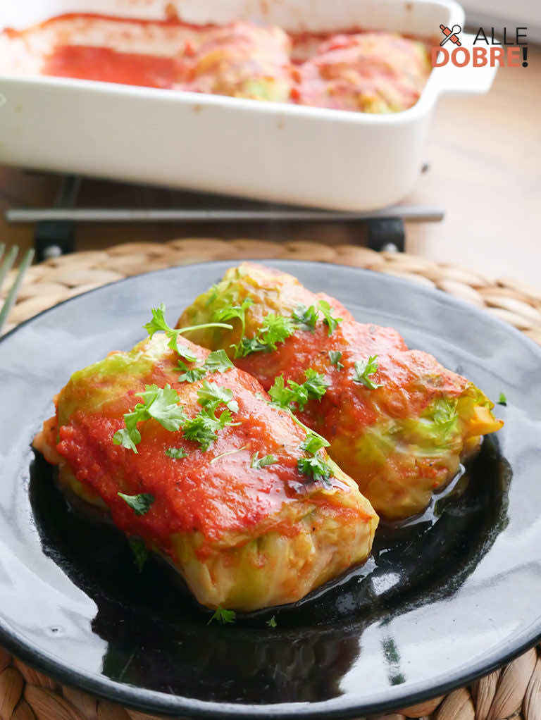 Gołąbki w sosie pomidorowym