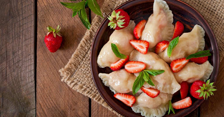 Przepis na pierogi z truskawkami