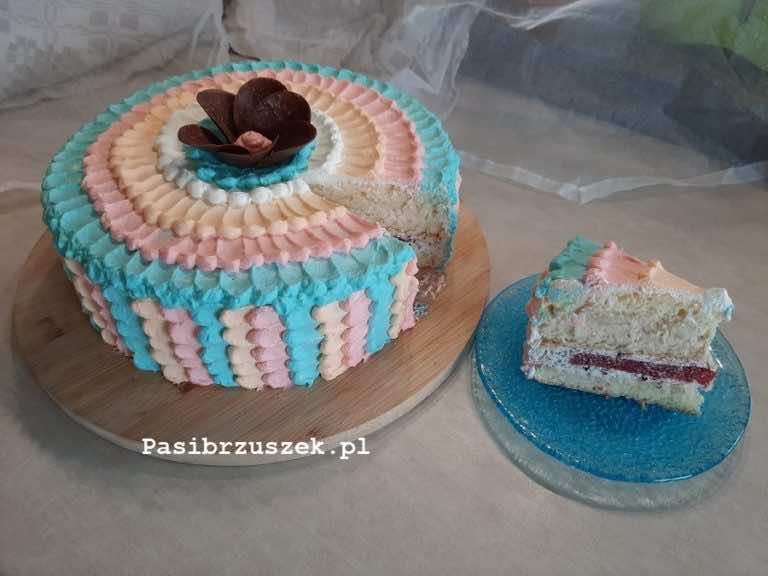 Tort straciatella z żelką truskawkową i masłem orzechowym