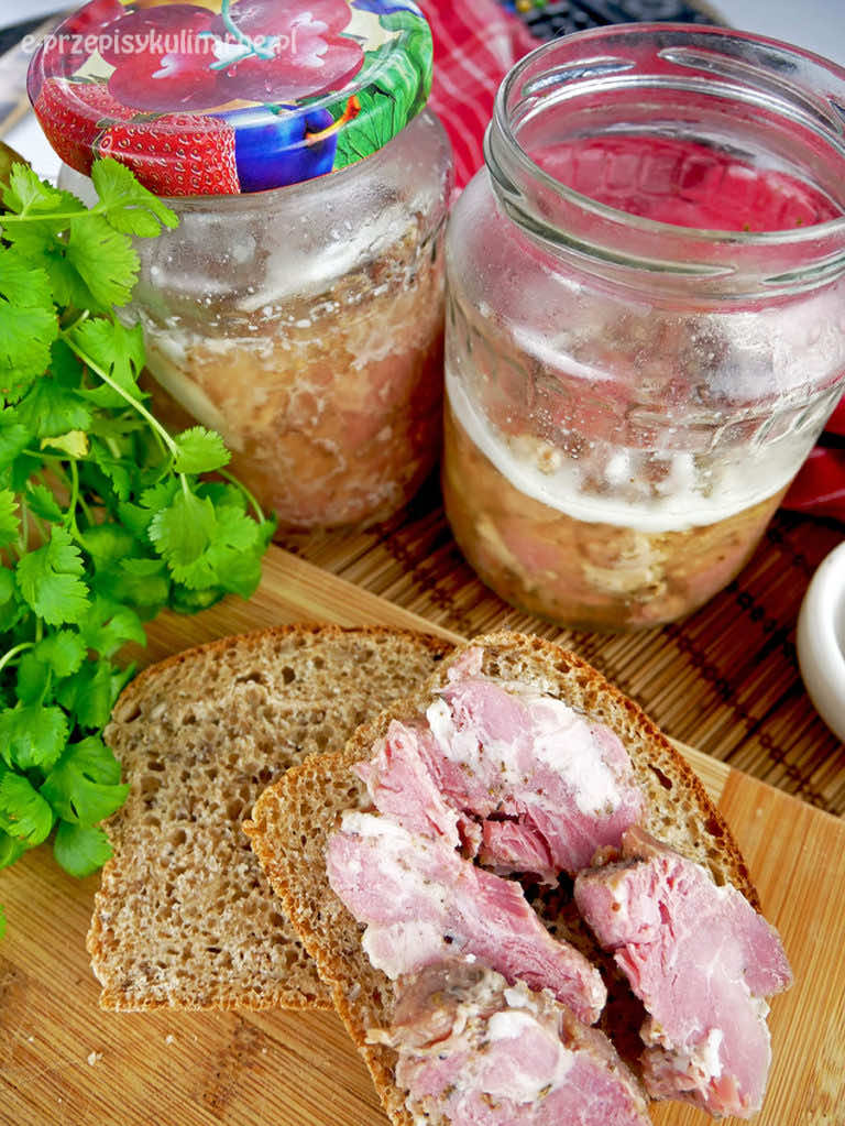 Karkówka w słoiku – przepis na domową konserwę na kanapki