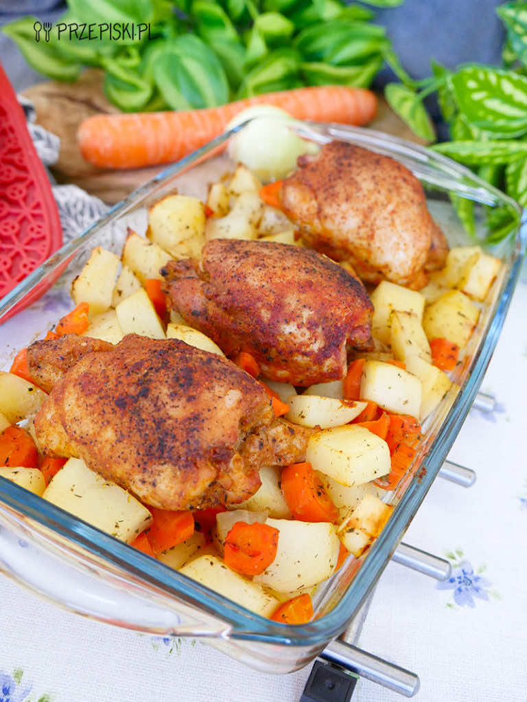 Kurczak zapiekany na młodych ziemniakach