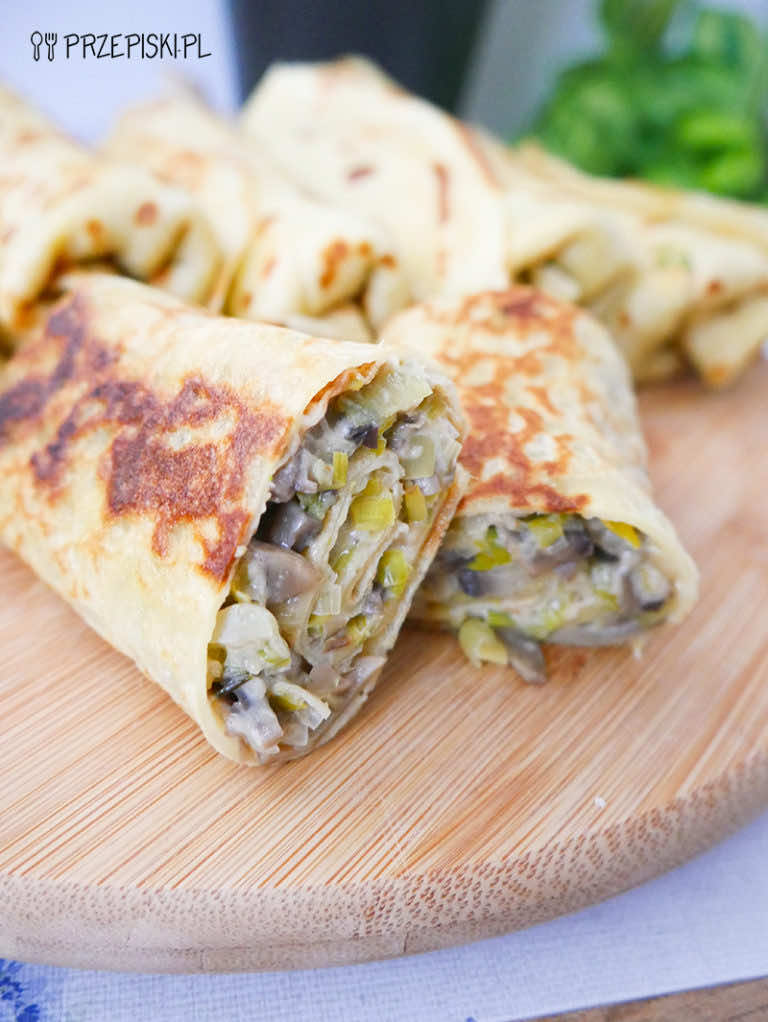 Naleśniki z porem i pieczarkami