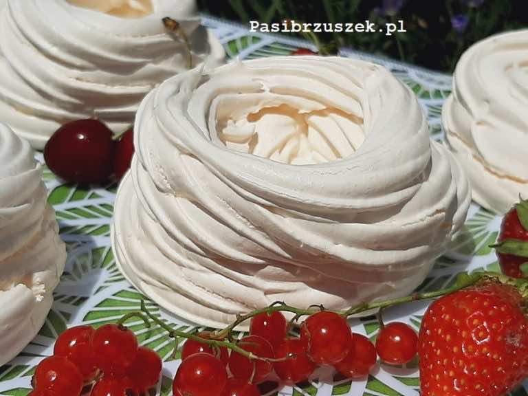 Gniazdka bezowe do mini Pavlova