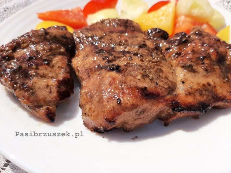 Grillowana karkówka w marynacie z powideł