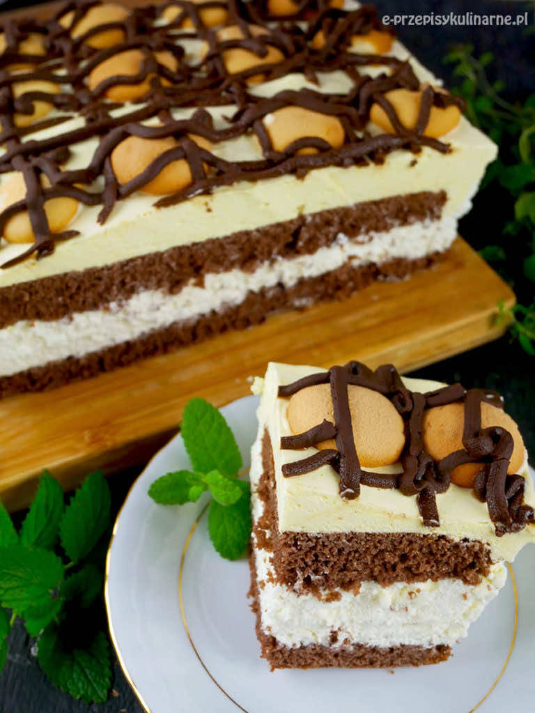 Ciasto Finezyjny Adwokat – efektowny biszkopt kremem z ajerkoniakiem