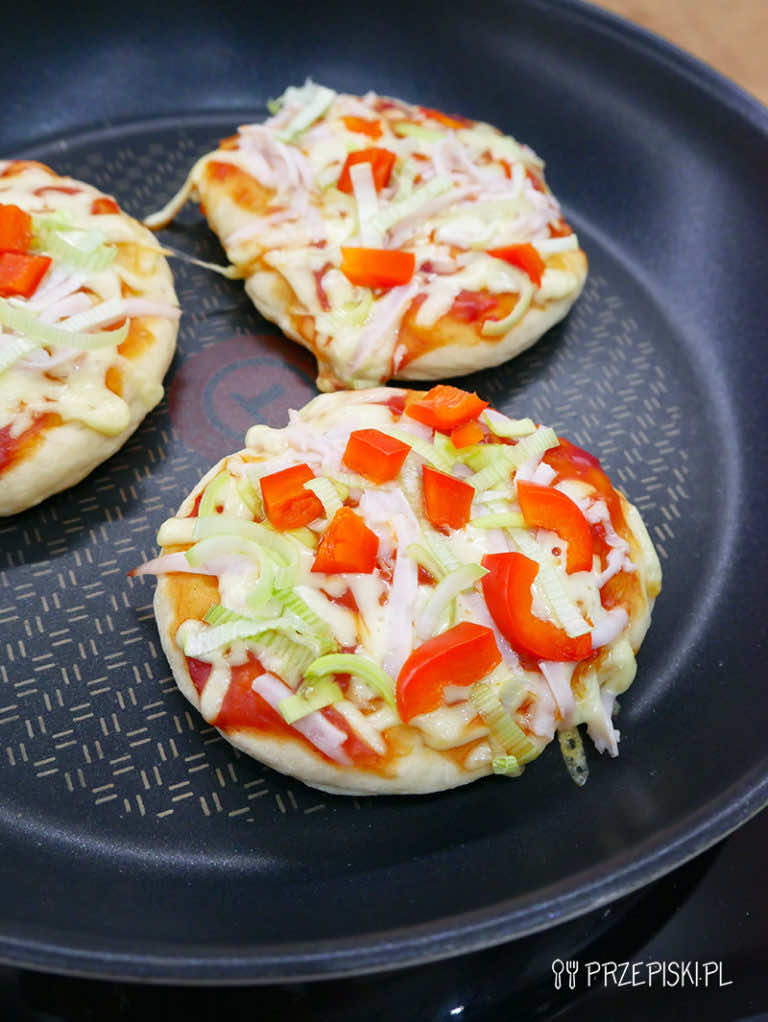 Pizzerinki z patelni