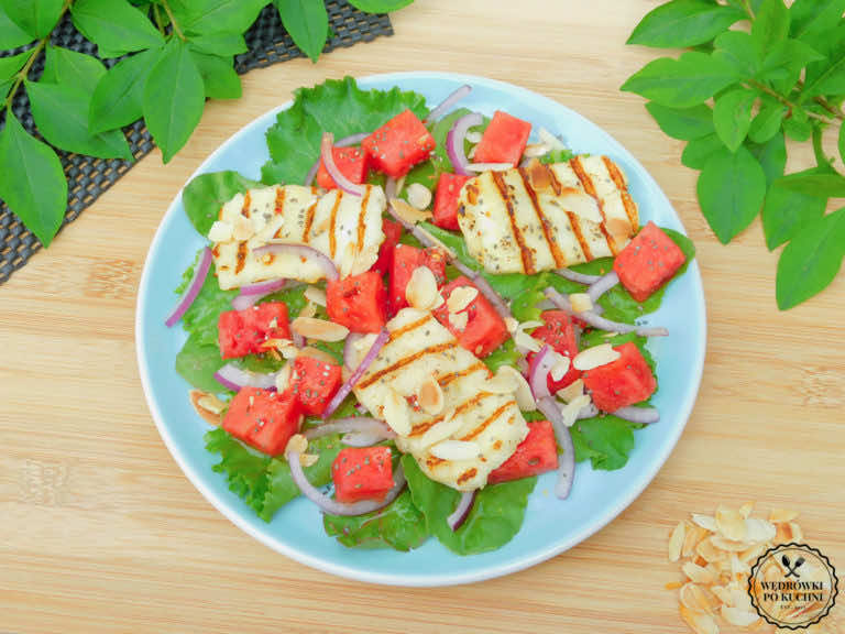 Orzeźwiająca sałatka z arbuzem i halloumi