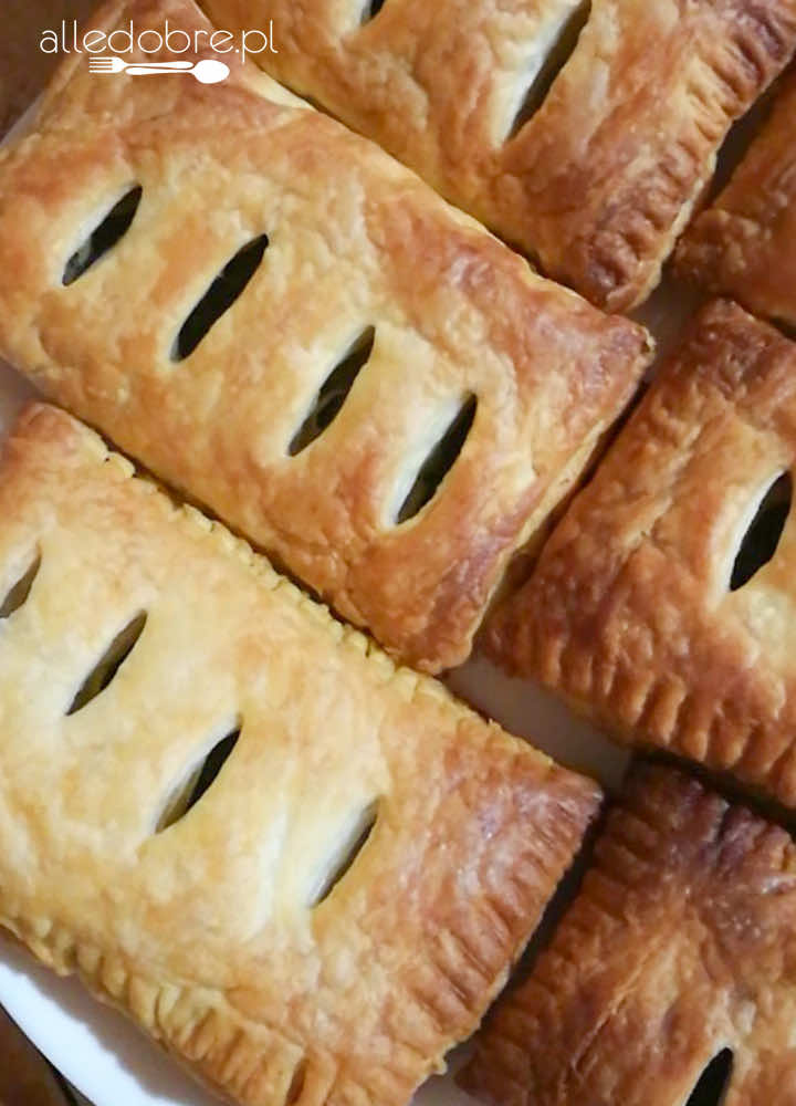 Ciasto francuskie ze szpinakiem