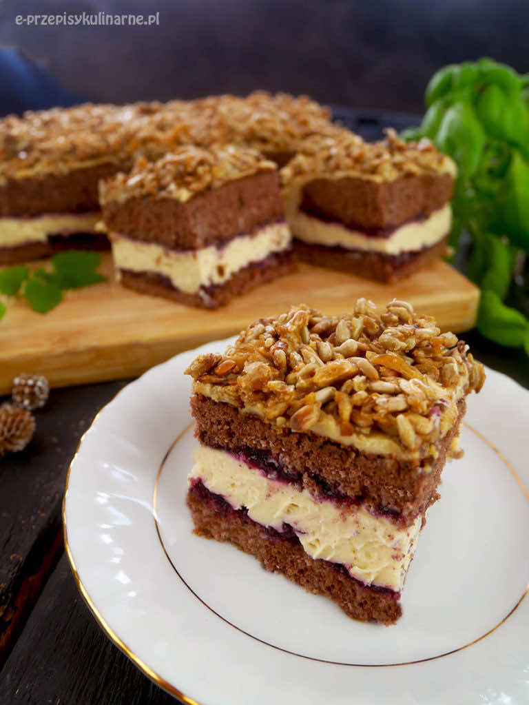 Ciasto Ochoczy Kusiciel – biszkopt z pysznym kremem i słonecznikiem