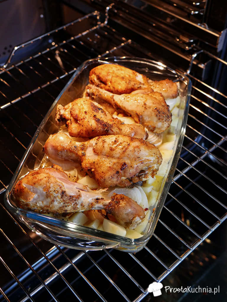 Pieczone pałki z kurczaka z ziemniakami