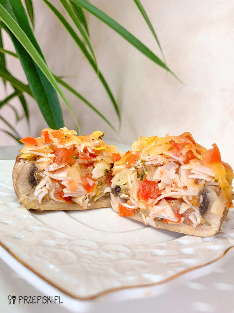 Pieczarki nadziewane szynką