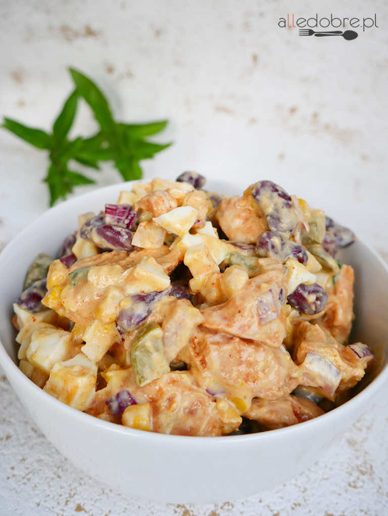 Sałatka z kurczakiem i fasolą