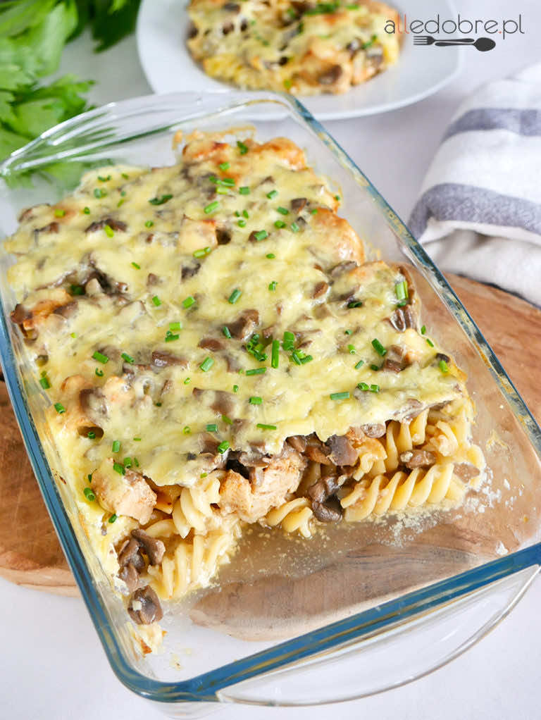 Zapiekanka makaronowa z kurczakiem